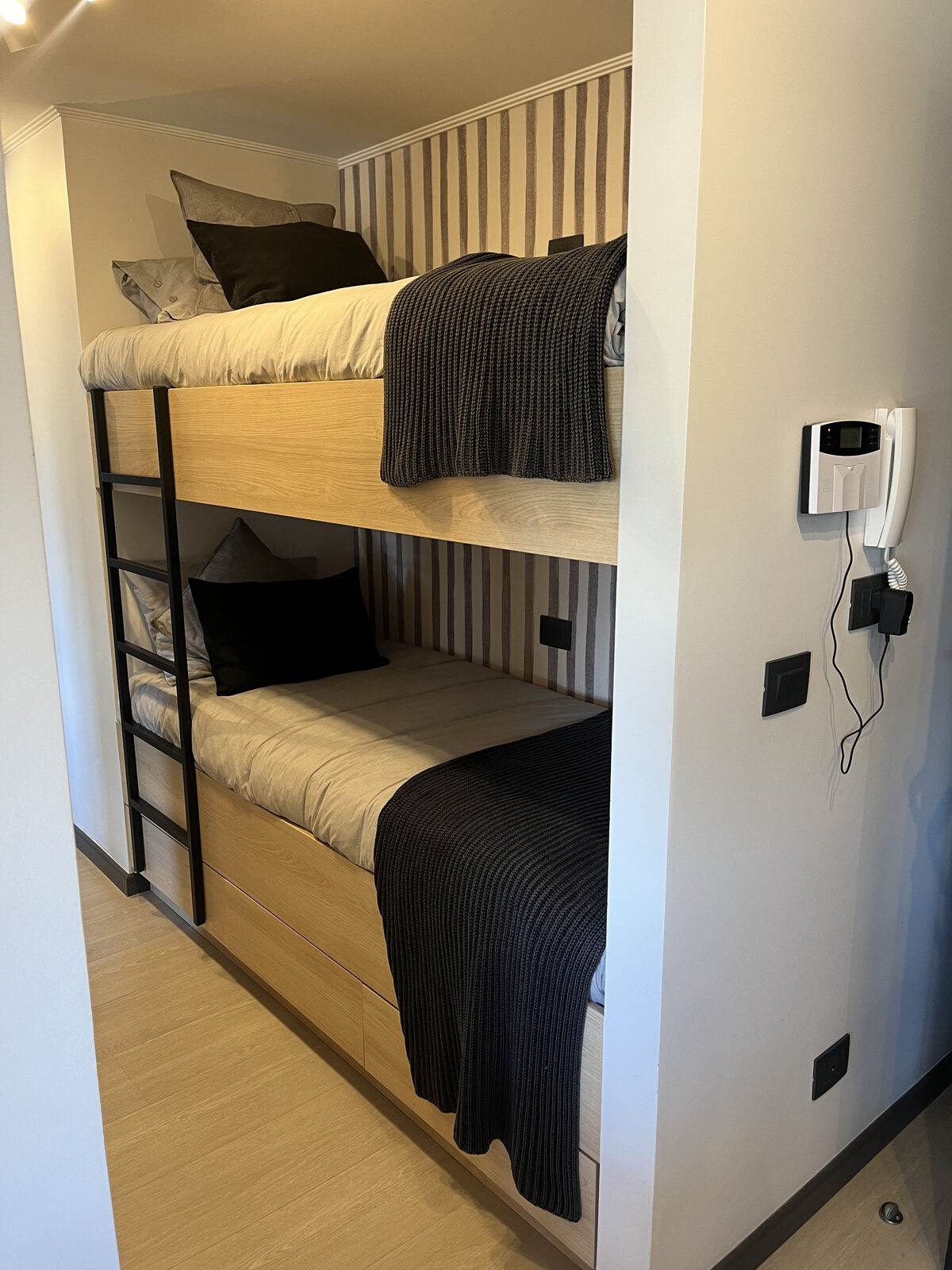 Cama a Medida Ébano Muebles